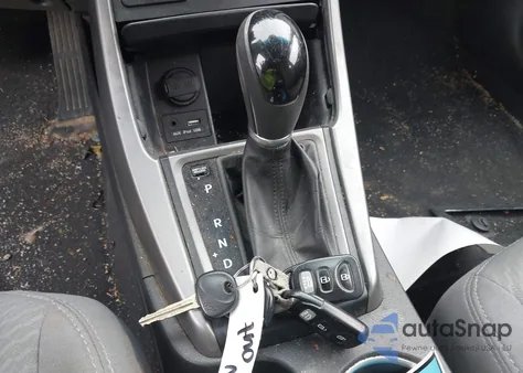 2016 Hyundai Elantra Se из США, поврежденный, VIN 5NPDH4AE5GH747246